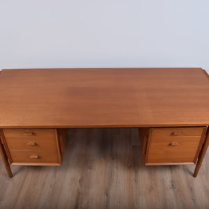 Model 207 desk by Arne Vodder