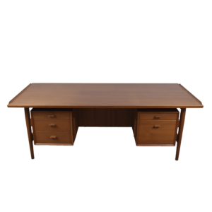 Model 207 desk by Arne Vodder SOLD