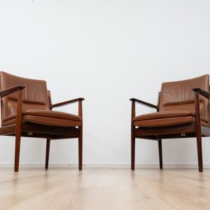 Model 431 Lounge Chair set by Arne Vodder SOLD