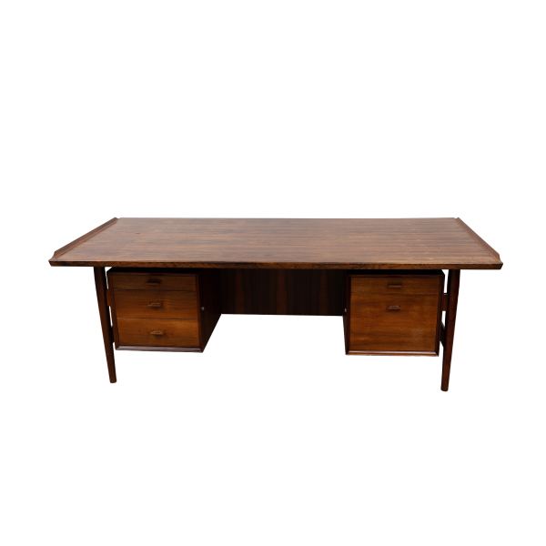 Model 207 Rosewood Writing desk by Arne Vodder SOLD