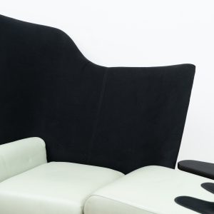 Torso chaise lounge by Paolo Deganello
