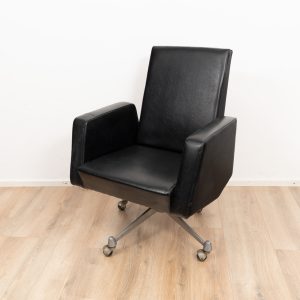 Model 98 Office chair by Theo Ruth