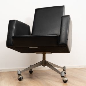 Model 98 Office chair by Theo Ruth